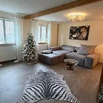 Forest View, Klimaanlage Im Studio, Ganzes Haus 100Qm, 2 Schlafzimmer, 2 Baeder, Badewanne, Garten & Terrasse Braunfels