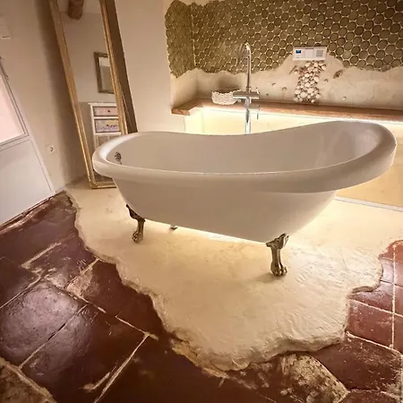 Prázdninový dům Forest View, Klimaanlage Im Studio, Ganzes Haus 100qm, 2 Schlafzimmer, 2 Baeder, Badewanne, Garten & Terrasse Braunfels