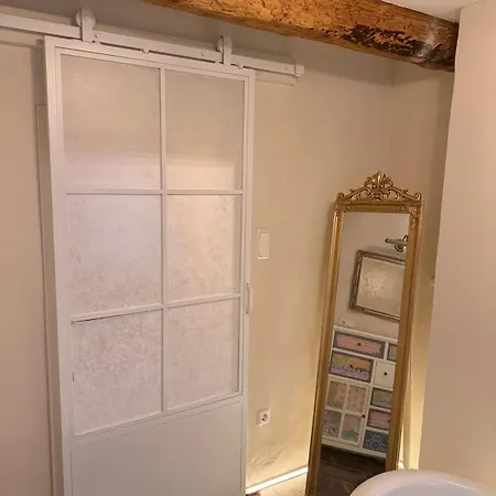 Prázdninový dům Forest View, Klimaanlage Im Studio, Ganzes Haus 100qm, 2 Schlafzimmer, 2 Baeder, Badewanne, Garten & Terrasse Braunfels