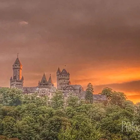 Forest View, Ganzes Haus 100qm, 2 Schlafzimmer, 2 Baeder, Badewanne, Garten & Terrasse Prázdninový dům *