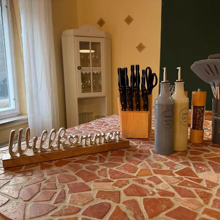 Forest View, Ganzes Haus 100qm, 2 Schlafzimmer, 2 Baeder, Badewanne, Garten & Terrasse