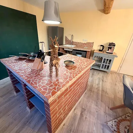 Prázdninový dům Forest View, Klimaanlage Im Studio, Ganzes Haus 100qm, 2 Schlafzimmer, 2 Baeder, Badewanne, Garten & Terrasse
