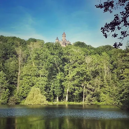 Prázdninový dům Forest View, Klimaanlage Im Studio, Ganzes Haus 100qm, 2 Schlafzimmer, 2 Baeder, Badewanne, Garten & Terrasse *