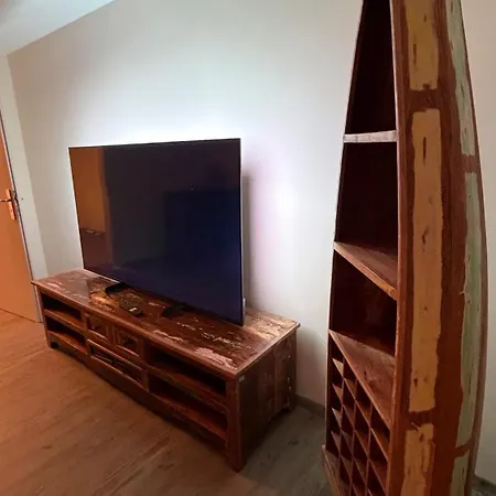 Prázdninový dům Forest View, Klimaanlage Im Studio, Ganzes Haus 100qm, 2 Schlafzimmer, 2 Baeder, Badewanne, Garten & Terrasse