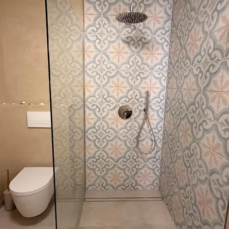 Hébergement de vacances Forest View, Ganzes Haus 100qm, 2 Schlafzimmer, 2 Baeder, Badewanne, Garten & Terrasse *