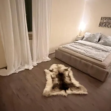 Forest View, Klimaanlage Im Studio, Ganzes Haus 100qm, 2 Schlafzimmer, 2 Baeder, Badewanne, Garten & Terrasse Prázdninový dům *