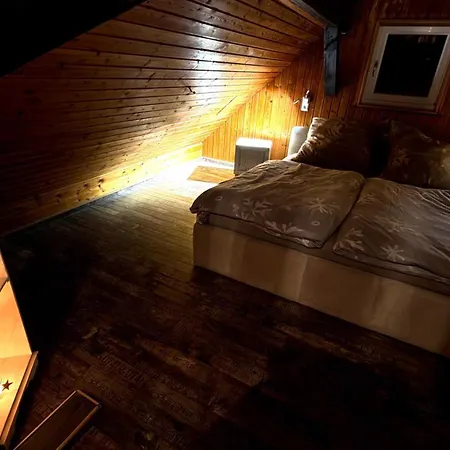 Forest View, Klimaanlage Im Studio, Ganzes Haus 100qm, 2 Schlafzimmer, 2 Baeder, Badewanne, Garten & Terrasse Prázdninový dům