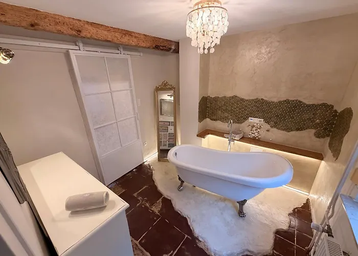 Hébergement de vacances Forest View, Ganzes Haus 100qm, 2 Schlafzimmer, 2 Baeder, Badewanne, Garten & Terrasse