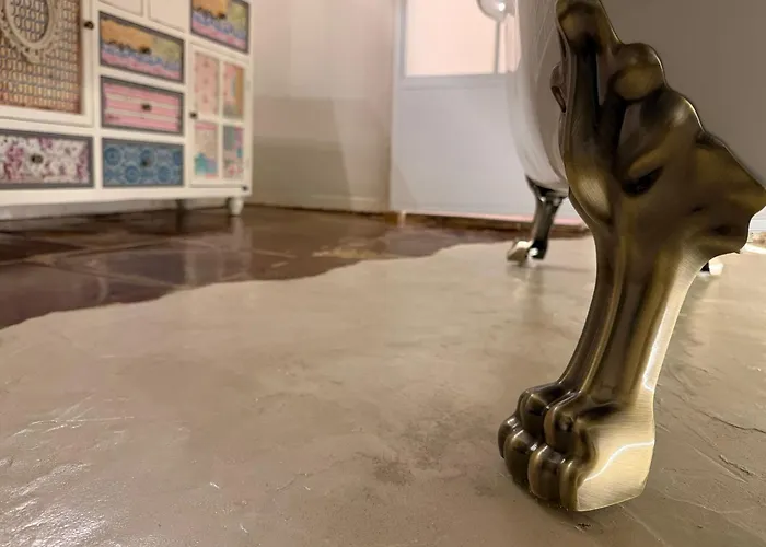 Forest View, Ganzes Haus 100qm, 2 Schlafzimmer, 2 Baeder, Badewanne, Garten & Terrasse Braunfels