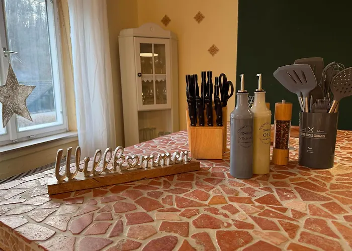 Forest View, Ganzes Haus 100qm, 2 Schlafzimmer, 2 Baeder, Badewanne, Garten & Terrasse