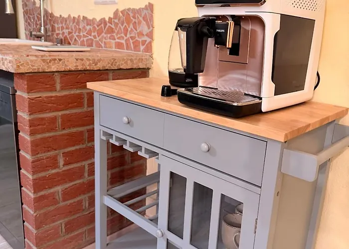 Forest View, Ganzes Haus 100qm, 2 Schlafzimmer, 2 Baeder, Badewanne, Garten & Terrasse