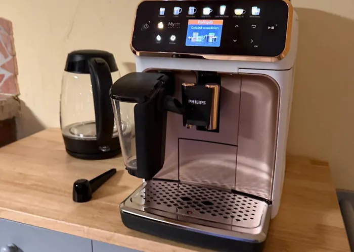 Forest View, Ganzes Haus 100qm, 2 Schlafzimmer, 2 Baeder, Badewanne, Garten & Terrasse Braunfels