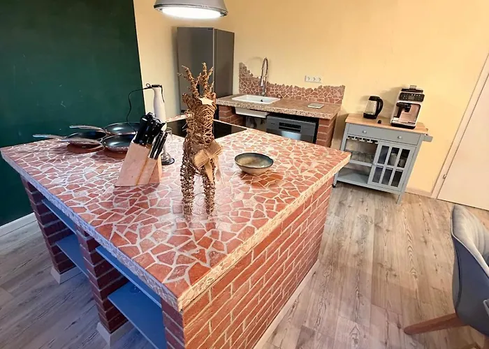 Hébergement de vacances Forest View, Ganzes Haus 100qm, 2 Schlafzimmer, 2 Baeder, Badewanne, Garten & Terrasse