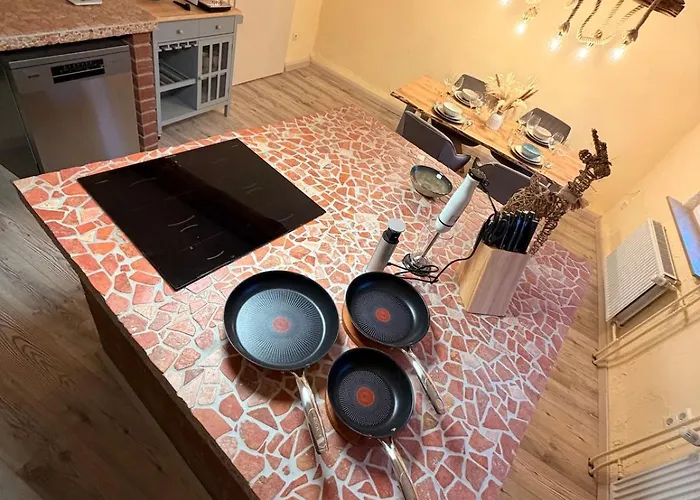 Hébergement de vacances Forest View, Ganzes Haus 100qm, 2 Schlafzimmer, 2 Baeder, Badewanne, Garten & Terrasse Braunfels