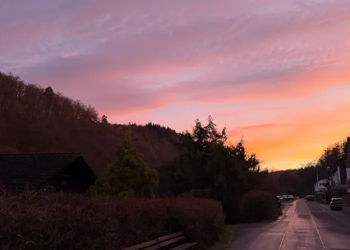 Hébergement de vacances Forest View, Ganzes Haus 100qm, 2 Schlafzimmer, 2 Baeder, Badewanne, Garten & Terrasse *