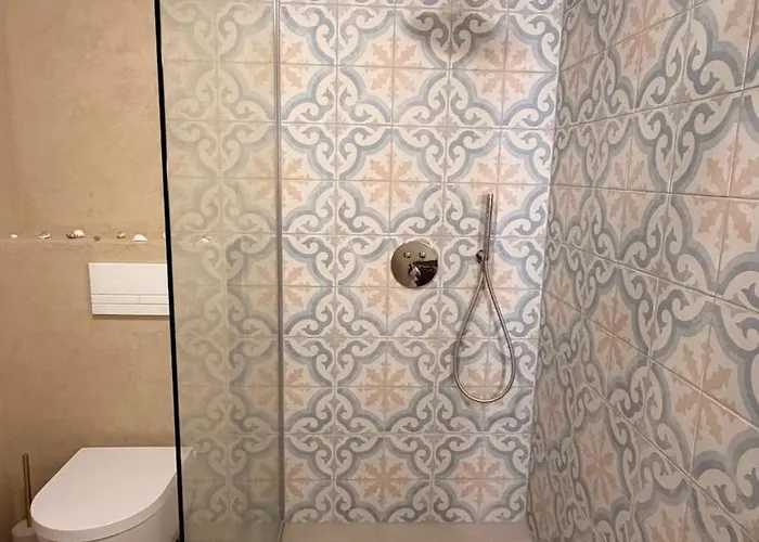 Prázdninový dům Forest View, Ganzes Haus 100qm, 2 Schlafzimmer, 2 Baeder, Badewanne, Garten & Terrasse *