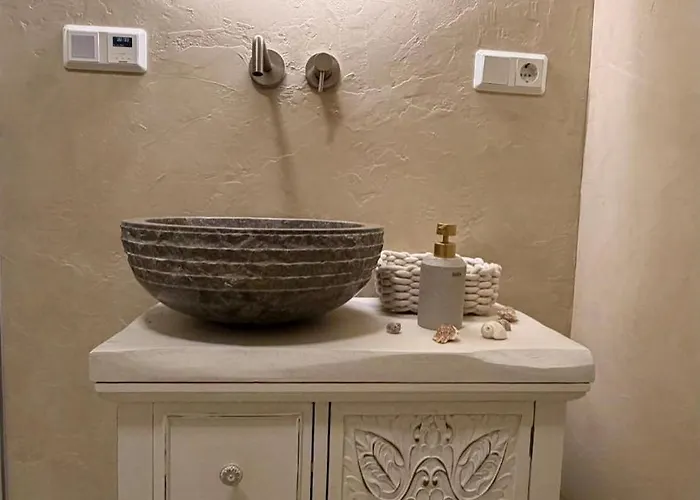 Forest View, Ganzes Haus 100qm, 2 Schlafzimmer, 2 Baeder, Badewanne, Garten & Terrasse