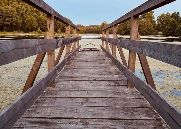 Forest View, Ganzes Haus 100qm, 2 Schlafzimmer, 2 Baeder, Badewanne, Garten & Terrasse * Braunfels