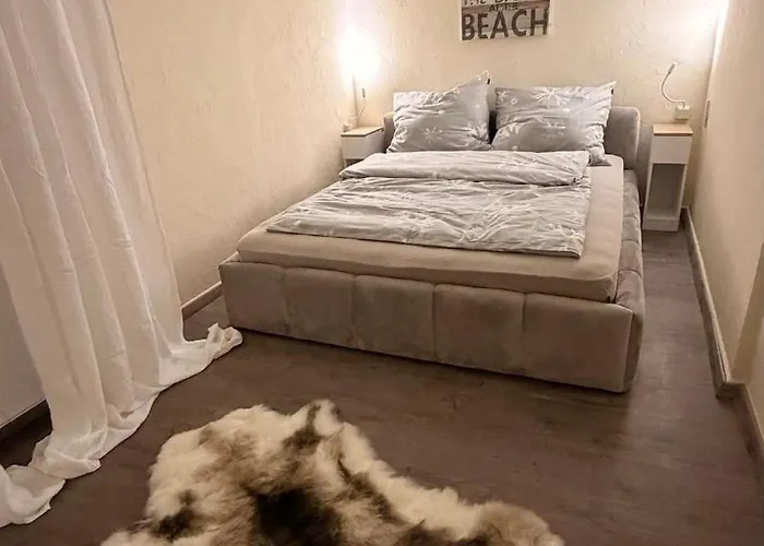 Prázdninový dům Forest View, Ganzes Haus 100qm, 2 Schlafzimmer, 2 Baeder, Badewanne, Garten & Terrasse Braunfels