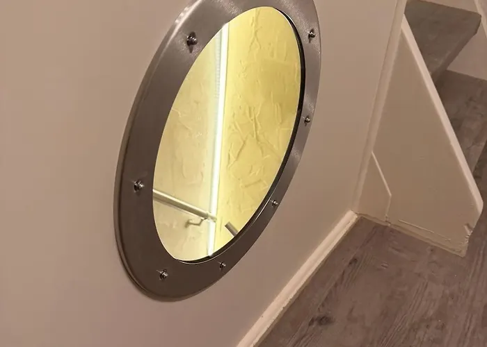 Forest View, Ganzes Haus 100qm, 2 Schlafzimmer, 2 Baeder, Badewanne, Garten & Terrasse * Braunfels