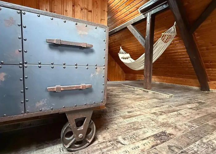 Forest View, Ganzes Haus 100qm, 2 Schlafzimmer, 2 Baeder, Badewanne, Garten & Terrasse